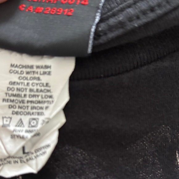 Tapout Black and White Graphic Tee Large - Picture 3 of 5